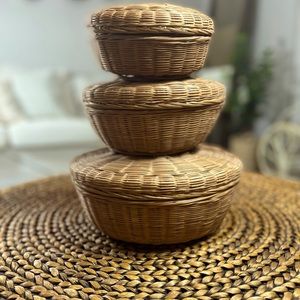 Vintage Nesting Weaved Baskets with lids-Set of 3